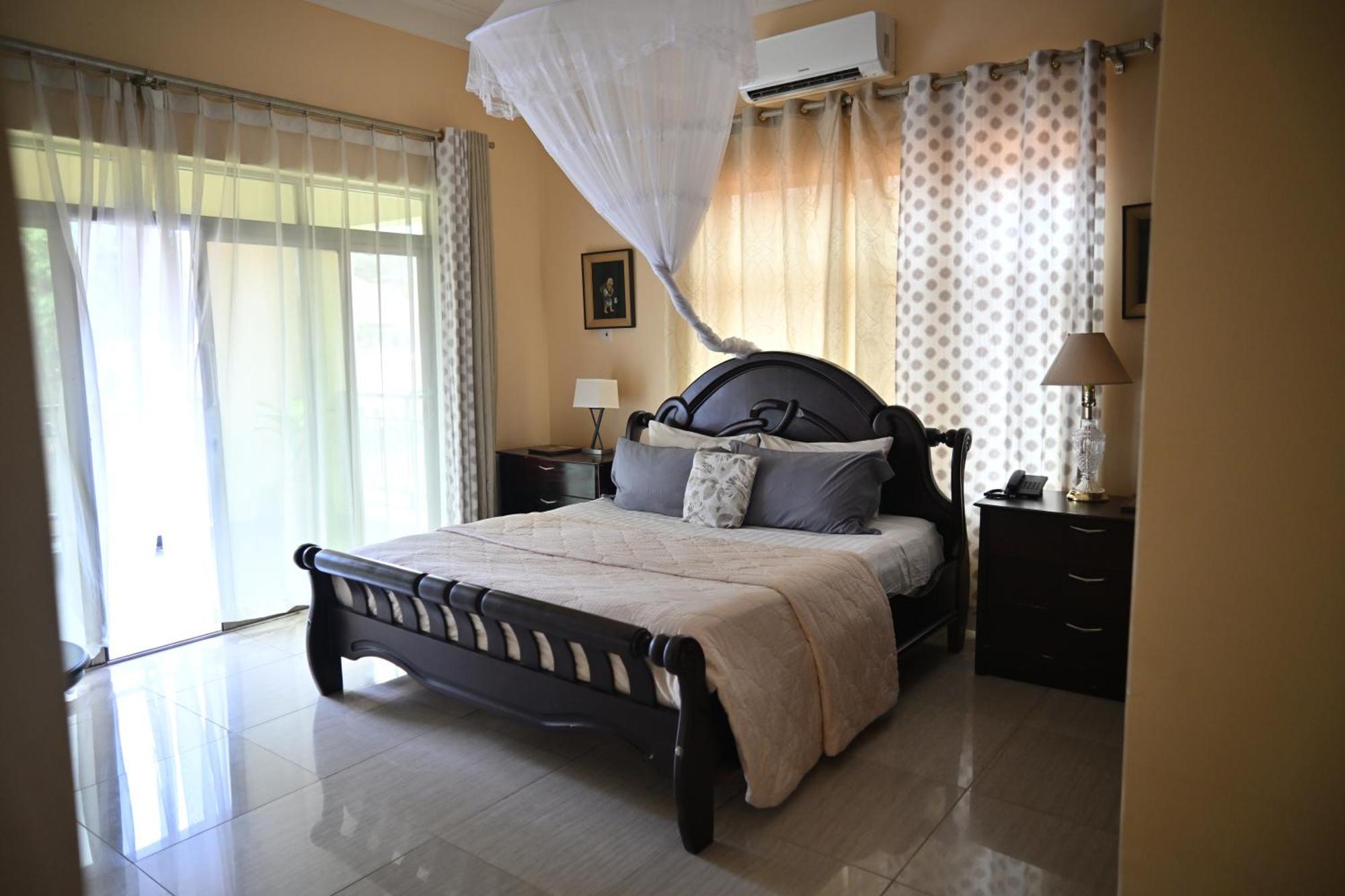 Lakepoint Villa Entebbe Eksteriør billede